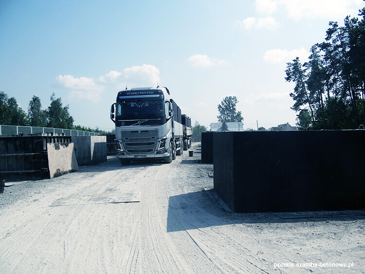 Transport szamb betonowych  w Inowrocławiu